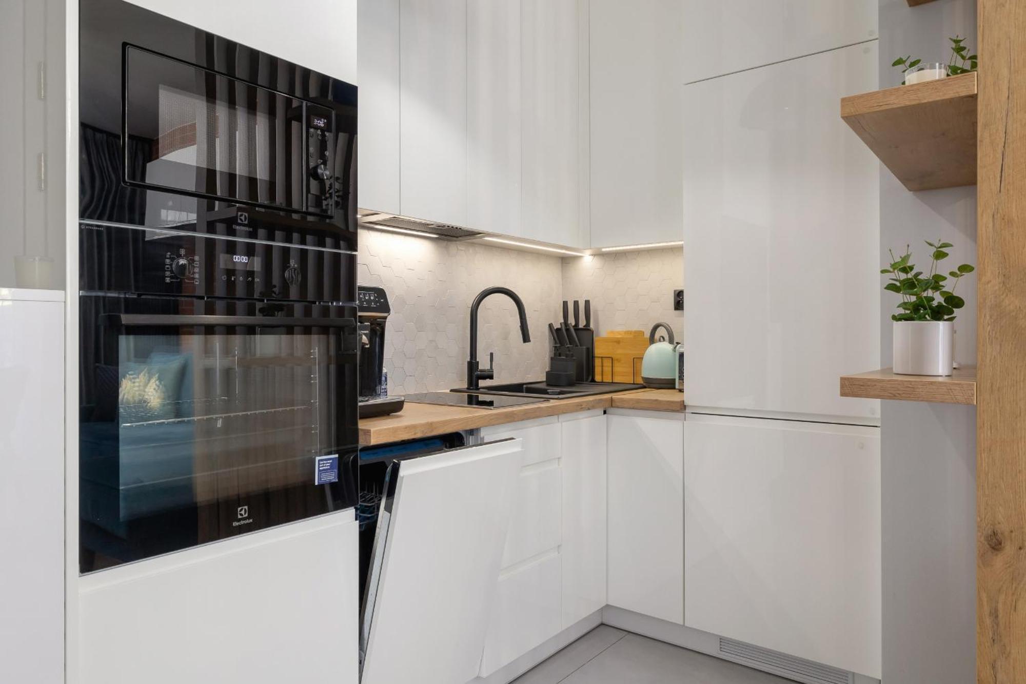 Apartament Lux With Parking & Ac Just 1,5 Km From Main Square By Renters Prestige *
